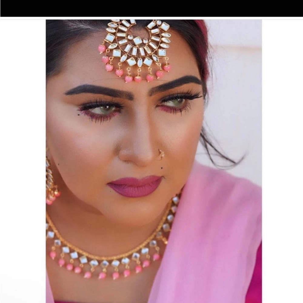 Pink set with tikka